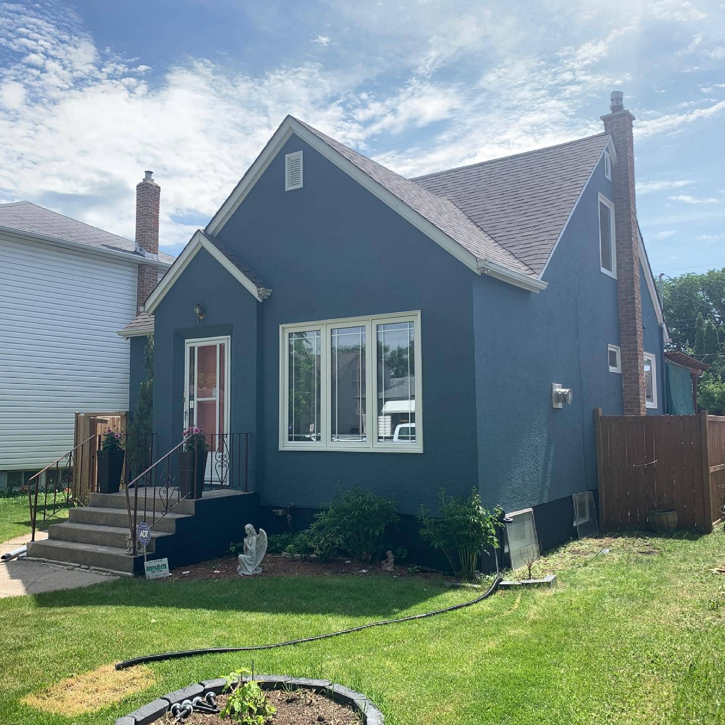 Expert Exterior Painting Services by Professional Exterior Painters in Winnipeg.